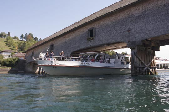 URh MS Munot Brückendurchfahrt